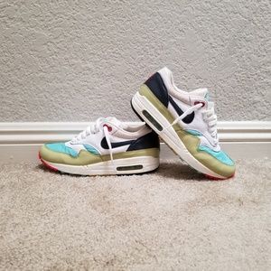 Nike Air max 1 womens athletic shoes size 8